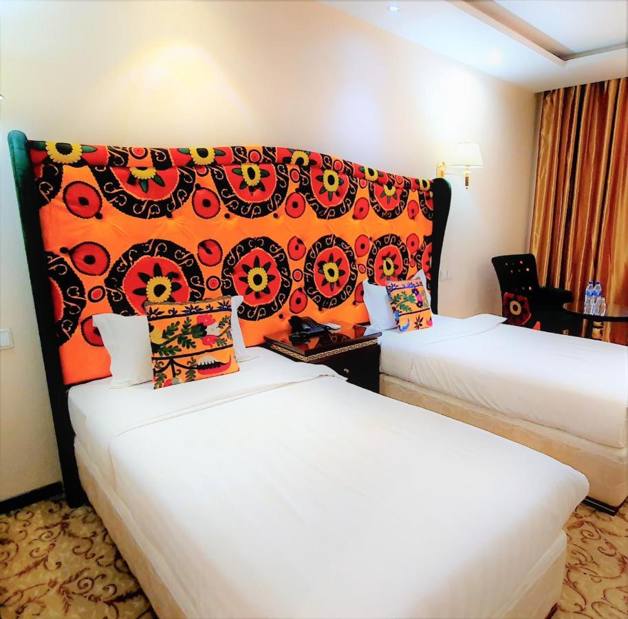 Emirhan Hotel Самарканд Екстериор снимка