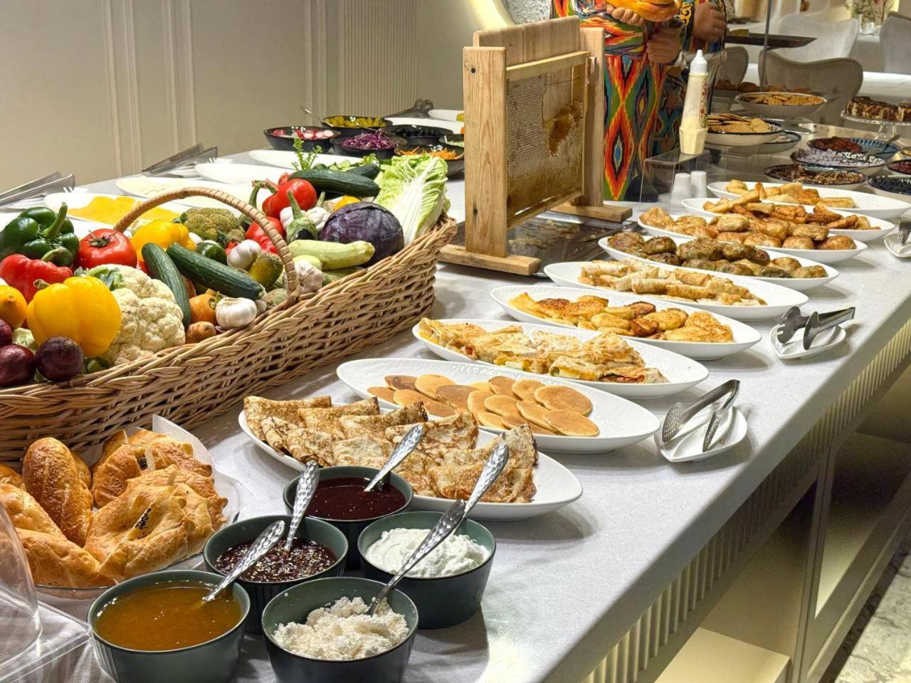 Emirhan Hotel Самарканд Екстериор снимка