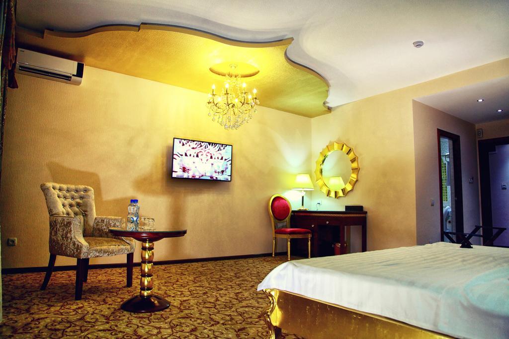 Emirhan Hotel Самарканд Стая снимка