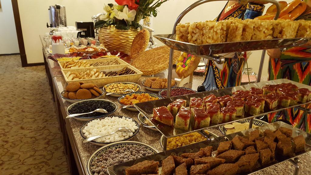 Emirhan Hotel Самарканд Екстериор снимка